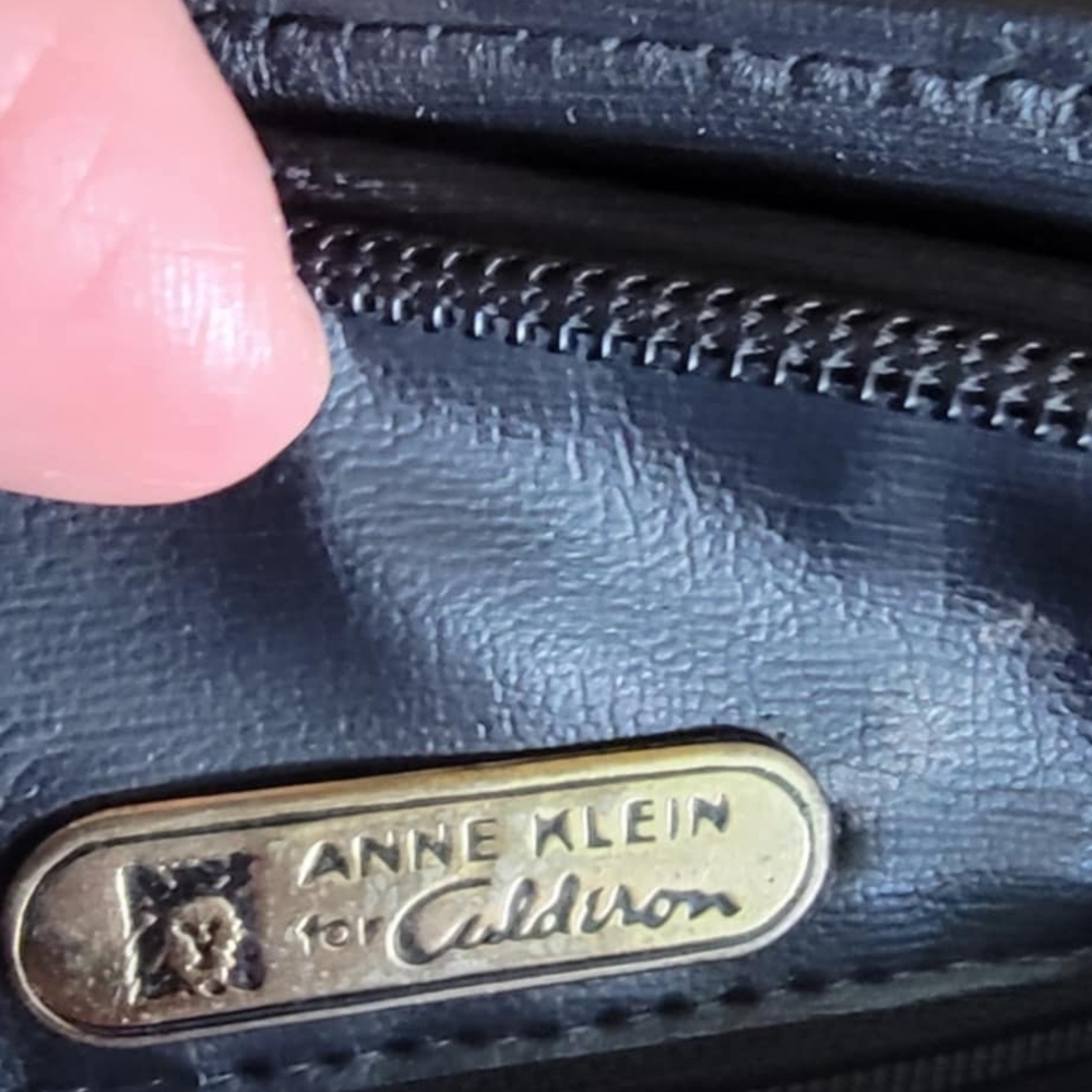 Vintage Anne Klein For Calderon Black Leather Shoulder Bag with Adjustable Strap - Picture 5 of 12